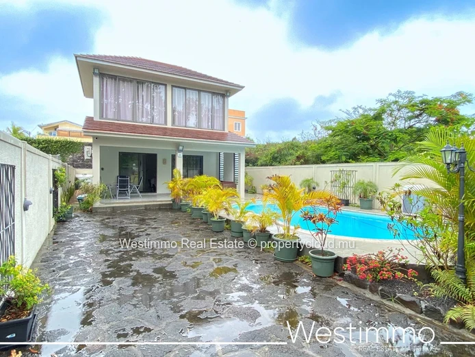 CALODYNE - Magnificent modern villa with swimming pool near the lagoon