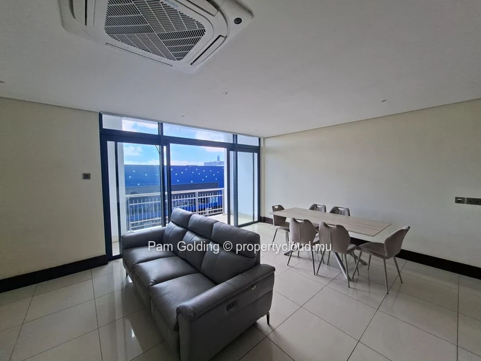 Appartement de deux chambres, idéalement situé au cœur de Grand Baie, à La Croisette.
