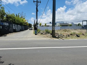 Commercial Land