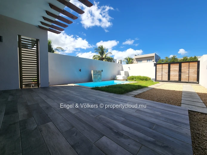 Fully Furnished Duplex with Private Pool and Rooftop Terrace