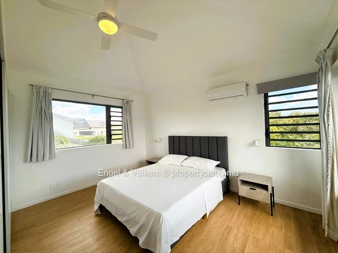 Luxury 4 bedroom Villa with garden and swimming pool for rent in Moka