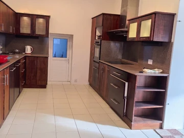 4 Bedroom Villa
