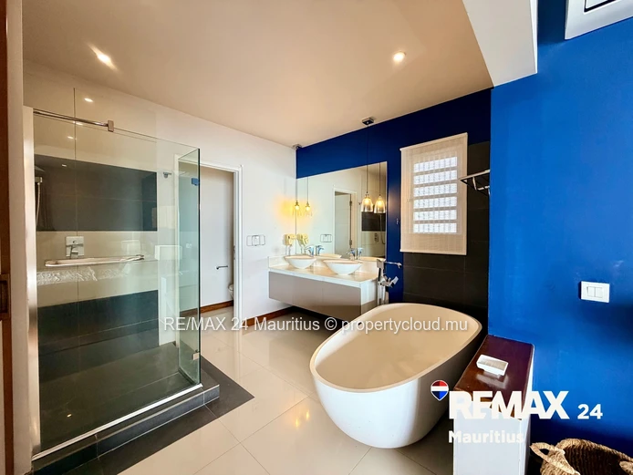 Beachfront Apartment with Unobstructed Ocean Views in Tamarin