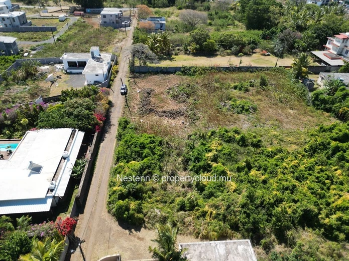 Prime Corner Plot of 1,055 m² for Sale Next to Intermart Calodyne