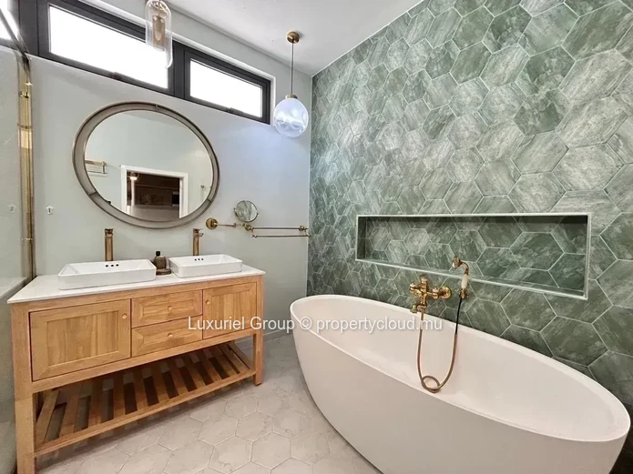 Contemporary Villa for Rent with Pool, Kiosk and Security System