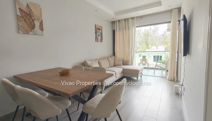 Appartement meublé à louer à Flic en Flac, 73m², 3 chambres, piscine commune, proche des écoles et commerces. Rs 50 000.