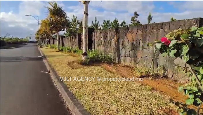 Residential land - 1311 m² Côte d'Or, Center