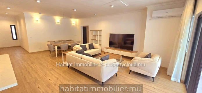 Découvrez ce magnifique appartement de 199 m², meublé et équipé, situé à Moka. Profitez d'une vue spectaculaire et di...