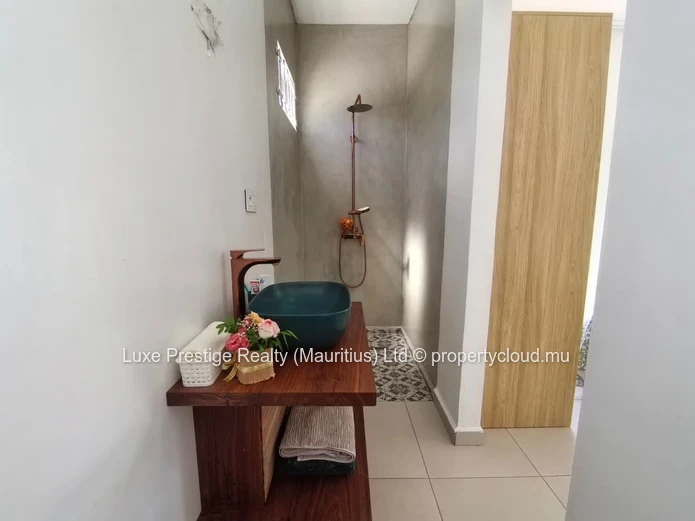 Brand-New Luxury 4-Bedroom Ensuite Villa for Sale in Mont Pascal | 15 Perches | Near Grand Baie & Northfields Interna...