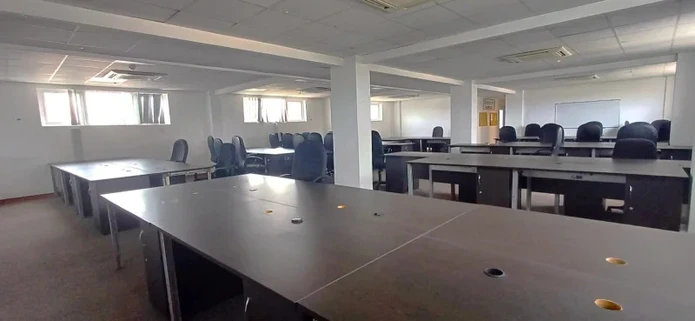 Bureau - 270m2 - Quatre Bornes - Ref. BU98317LO