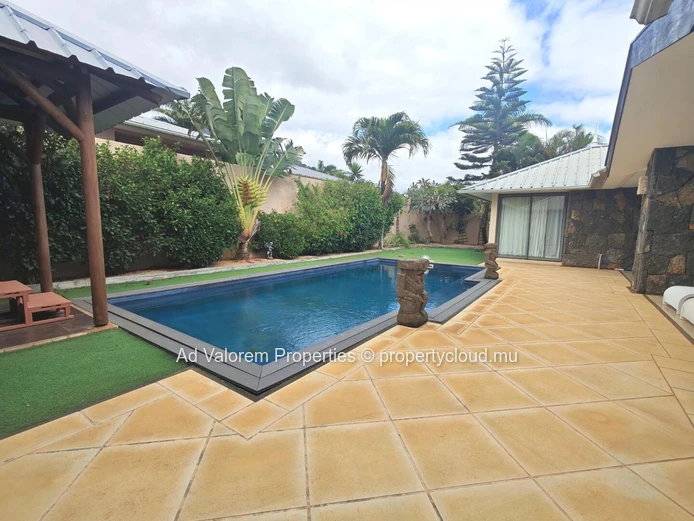 Magnifique villa 4 chambres avec piscine, jacuzzi et prestations haut de gamme – Cascavelle