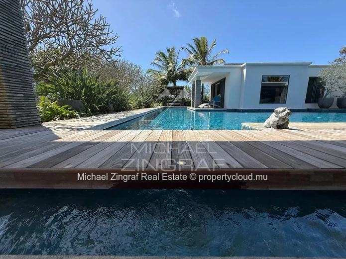 Villa d’Exception au Bord d’un Barachois à Calodyne