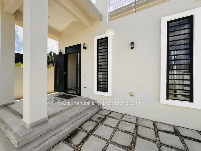 | A CONTEMPORARY VILLA NEAR THE BEACH | This exceptional contemporary villa is ideally located just a short distance ...