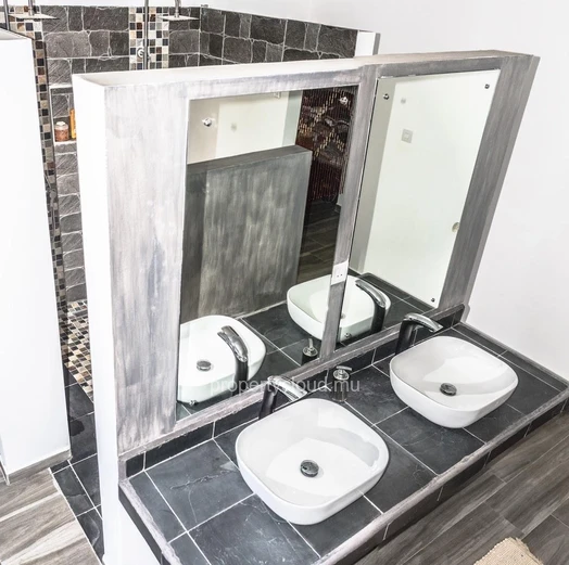 Sérénité et vie paisible à Calodyne : Villa 4 chambres à vendre. 