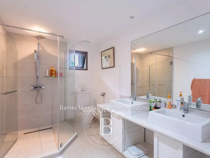 RIVIERE NOIRE - Beau duplex de standing - 3 Chambres