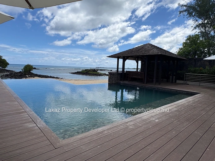 Furnished 4-bedroom apartment with swimming pool in Pointe aux Biches.