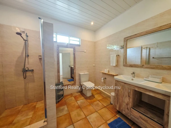 Villa à louer - 4 chambres, La Gaulette, Ouest