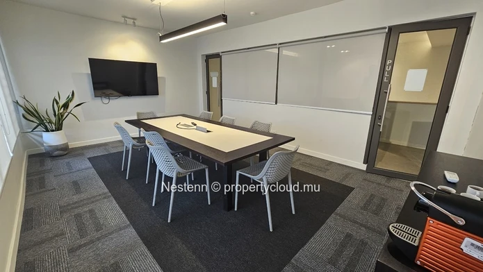 Prime office space with unmatched visibility – Ideal for your business growth!