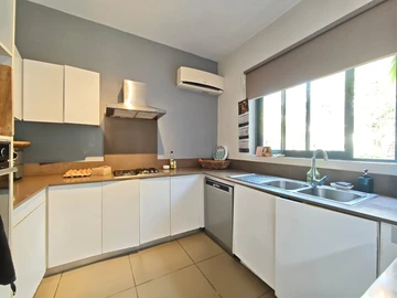 4 Bedroom Apartment