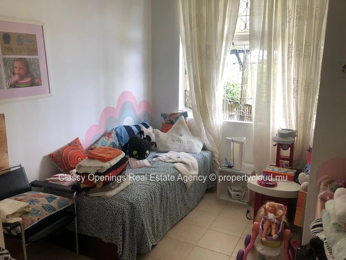 A vendre une maison de 4 chambre situee a Floreal,Curepipe.