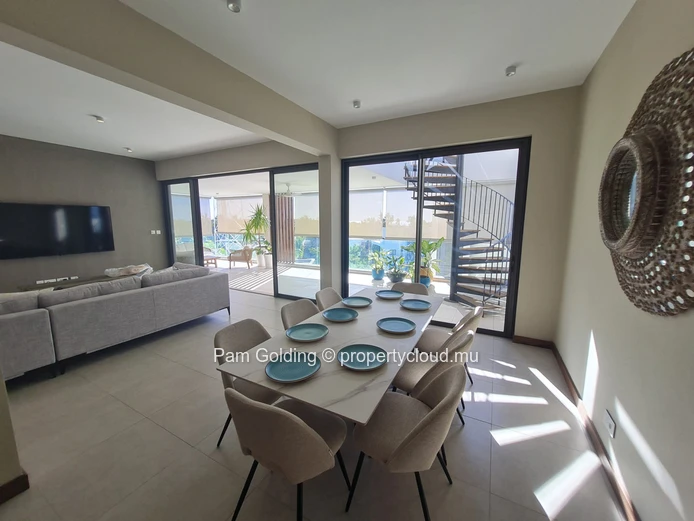 3 Bedroom penthouse Pointe aux Cannoniers 