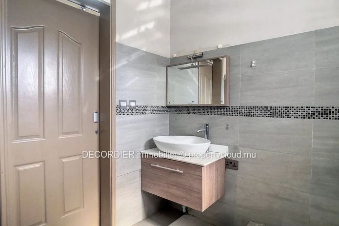 Modern house located 5 minutes from the beach