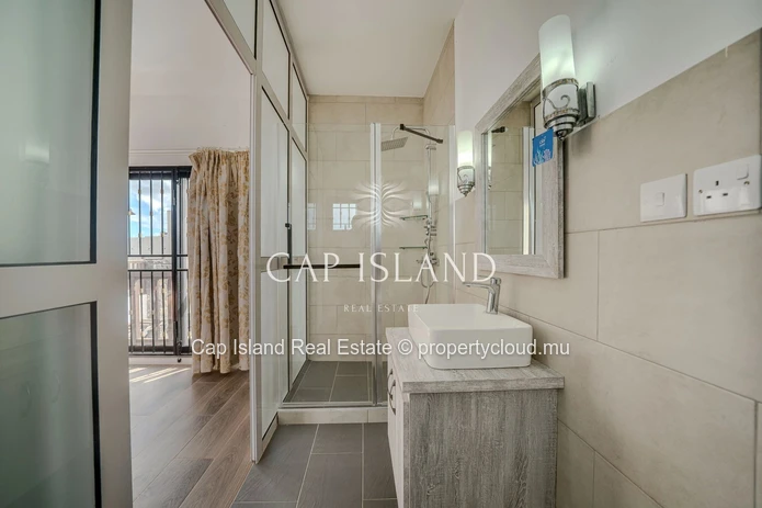 Three-bedroom house in a quiet neighborhood