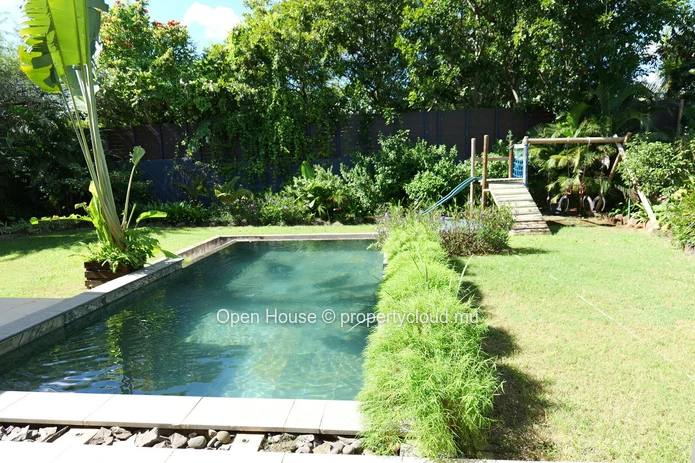 Luxury 3-Bedroom PDS Villa with Private Pool in Tamarin