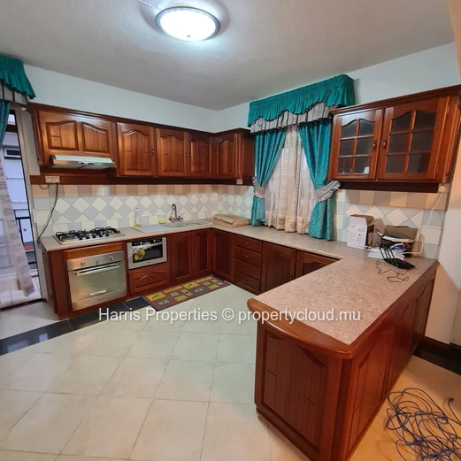 Bel appartement en premier etage à louer à Pointe aux Biches