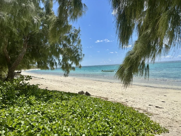 Belle Mare – Magnifique appartement pieds dans l’eau