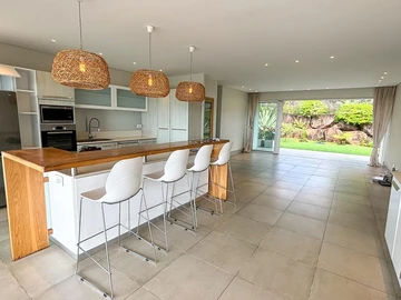 5 Bedroom Villa