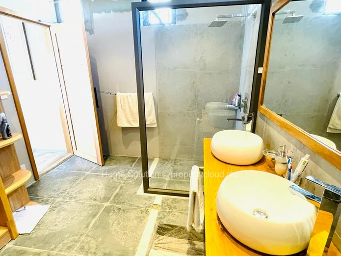 Semi-furnished House in Pereybère
