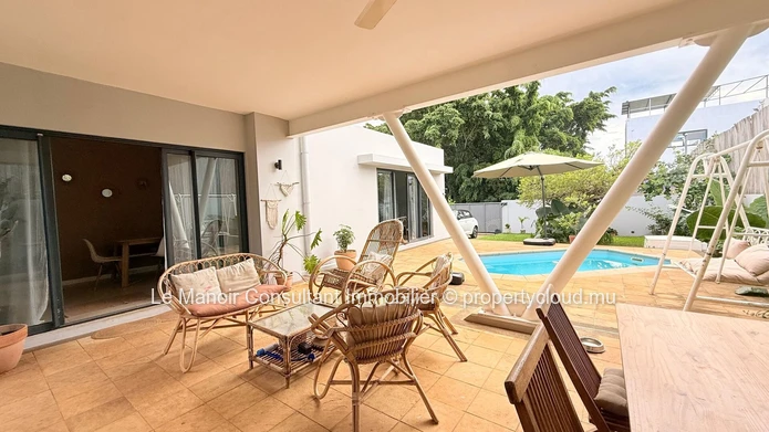 Villa moderne meublée avec piscine — idéale en résidence principale ou investissement locatif