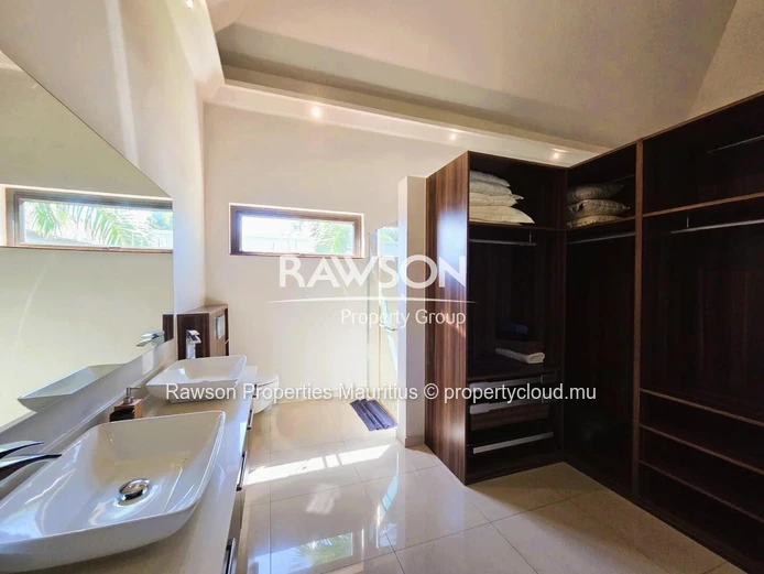 Villa - 4-Bedrooms | Pool & Garden | Secure Residence | Pereybere | €4,000