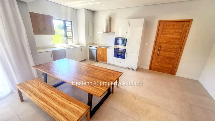 Appartement flambant neuf moderne de 2 chambres