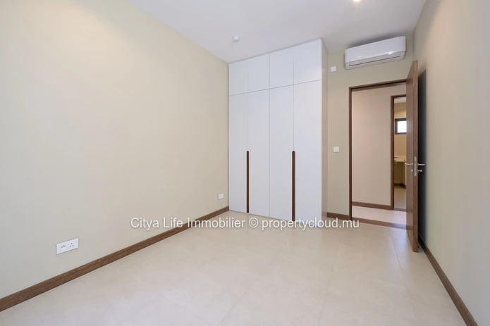 Luxury PDS Apartment with panoramic sea view for sale in Pointe aux Canonniers