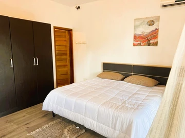 5 Bedroom Villa