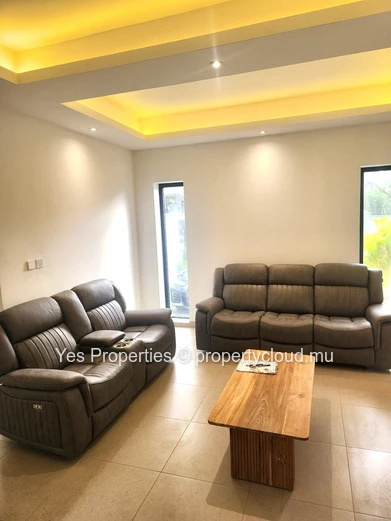 FOR SALE :  5-Bedroom Townhouse – Floréal – Rs – CALL 
