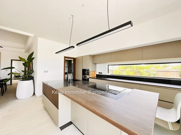 Contemporary Villa In A Gated Community On The Golf Course