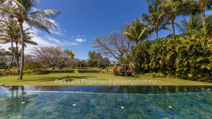 Villa de 4 Chambres à Vendre à Anahita Resort avec Piscine Privée et Jardin Paysager