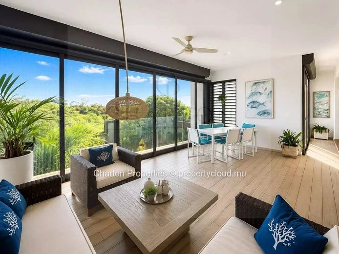 Luxury 3-bedroom en suite apartment with access to the facilities of a private estate