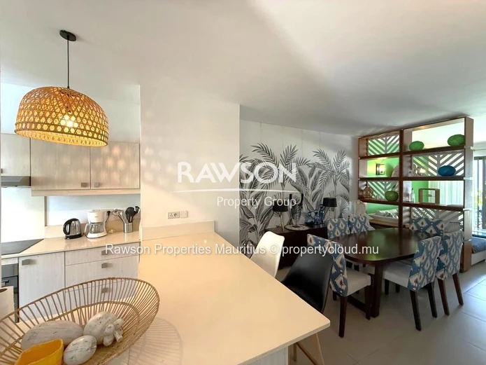 Triplex 3 Chambres En Suite – À Péreybère - €590,000