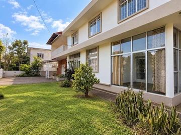 8 Bedroom House