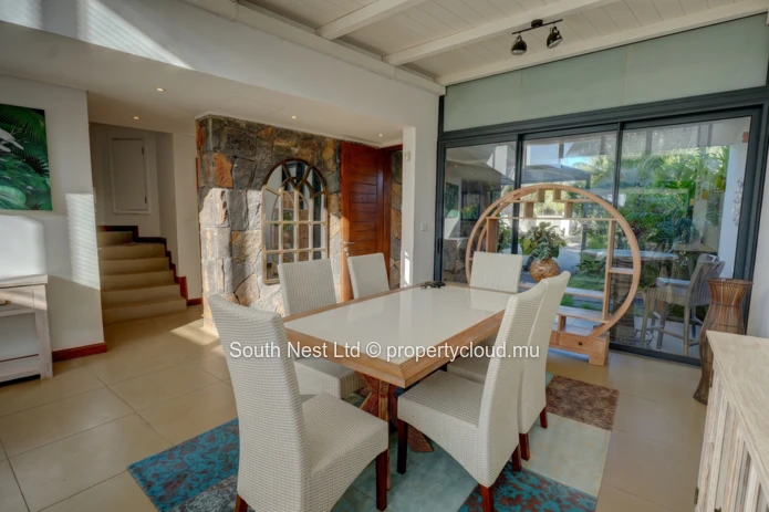 A rare property, both elegant and private, fully dedicated to an exceptional lifestyle