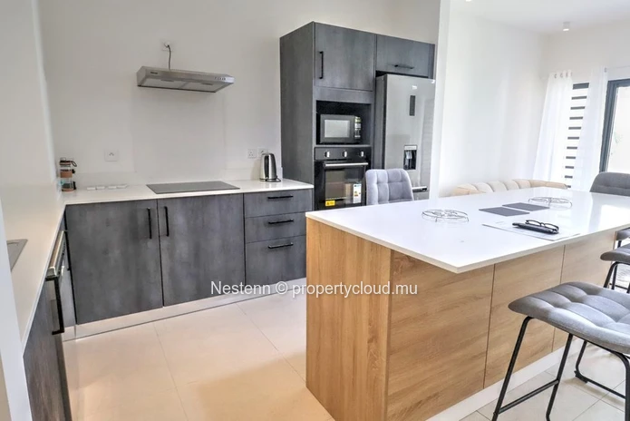 Modern 3-Bedroom Apartment – Walk to Everything