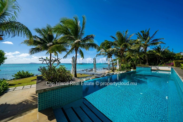 Cap Malheureux - Apartment with lagoon view, 30 meters from its private beach