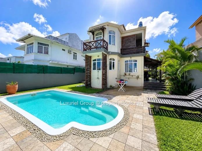Villa For Rent In Pereybere – Comfortable Family Home With Private Pool