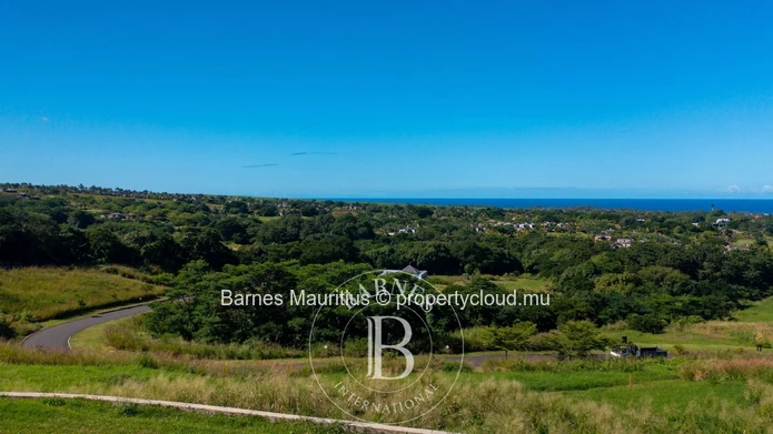 BEL OMBRE - Terrain à bâtir avec vue sur les montagnes - 1 464 m²