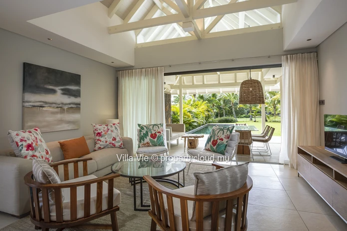 Beau Champ - Magnificent 3-bedroom semi-detached villa with private pool