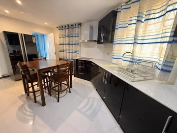 5 Bedroom Villa
